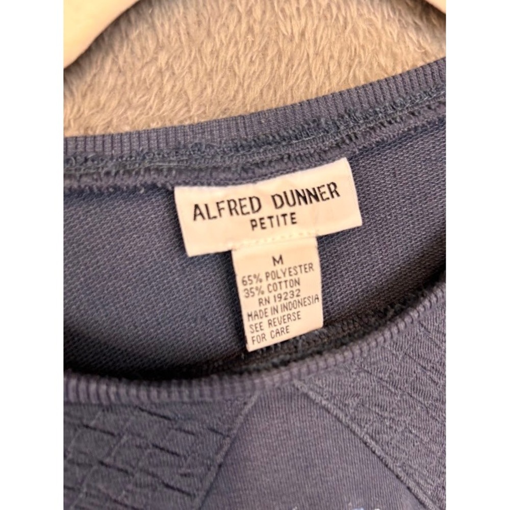 Alfred Dunner Petite‎ Blue Floral Embroidered Quilted Argyle Sweatshirt Medium P - Picture 3 of 7